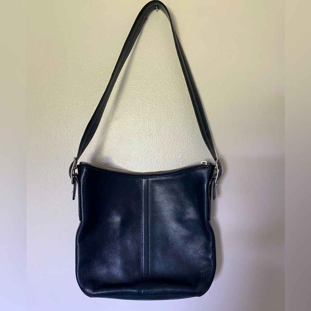 Elegant Black Leather Shoulder Bag